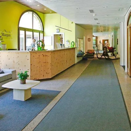 Apartment Residenza Chesa Margun 35-5 By Interhome